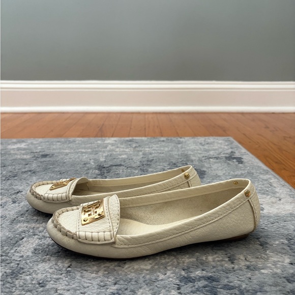 Tory Burch Leather Whipstitch Trim Loafers, Women’s 8M, Bone - Picture 5 of 15
